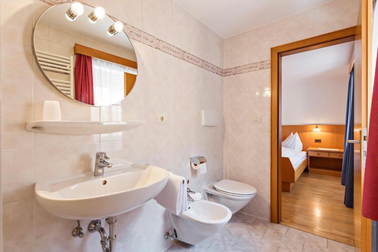 Villa Alpina Apartments Santa Cristina Val Gardena 外观 照片